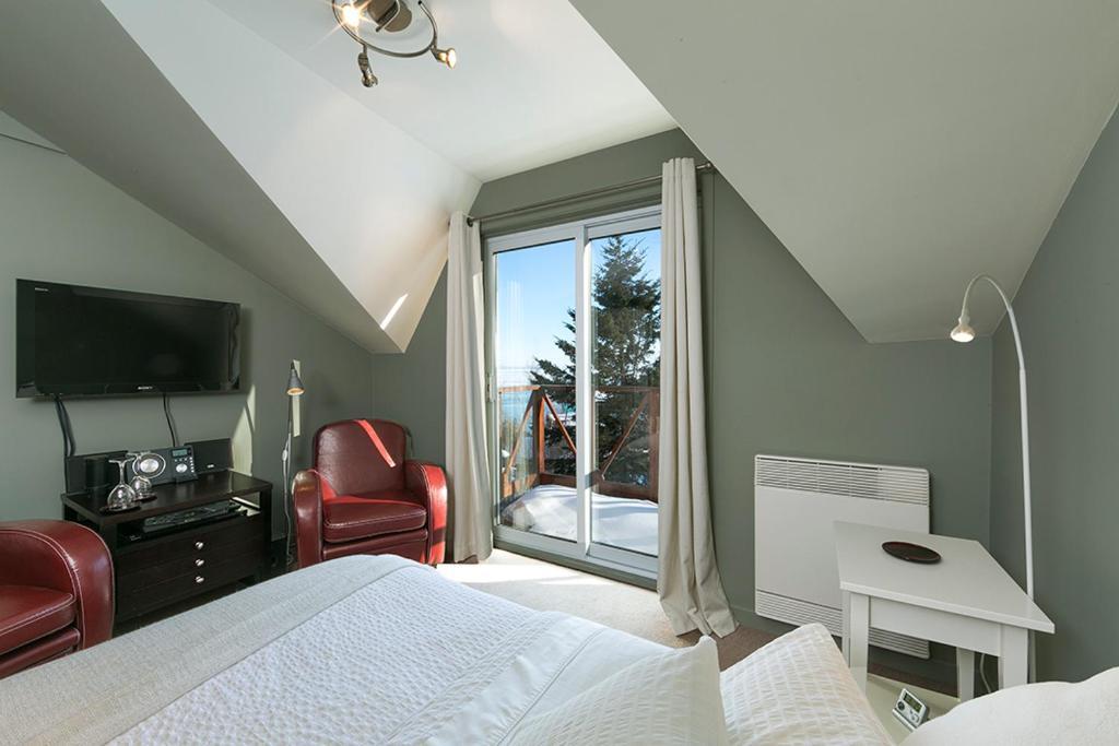 Auberge Des Eaux Vives La Malbaie Esterno foto